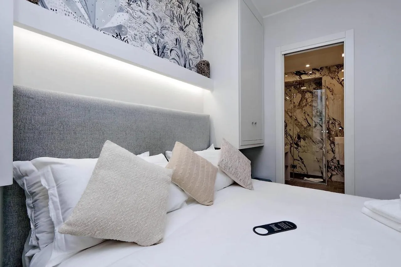 Della Croce Luxury Hotel Rome